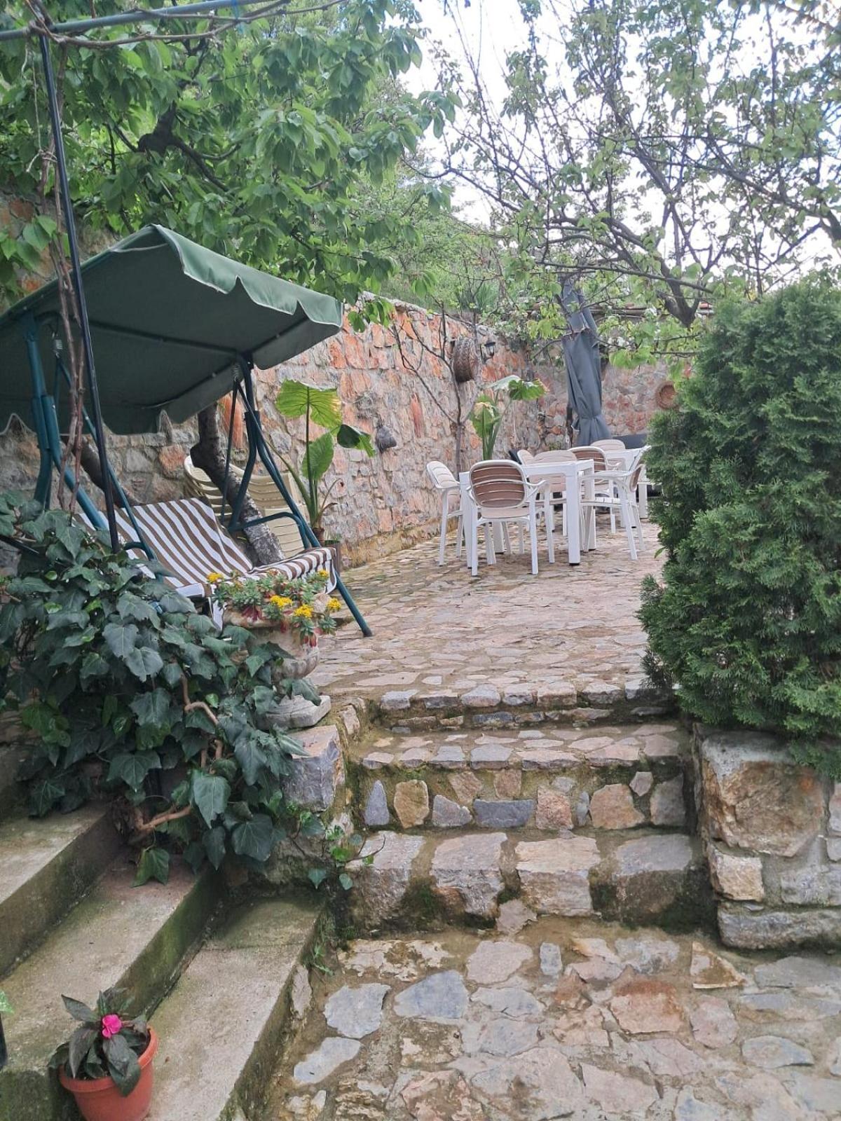 Roleo Guest House Lin Exterior photo
